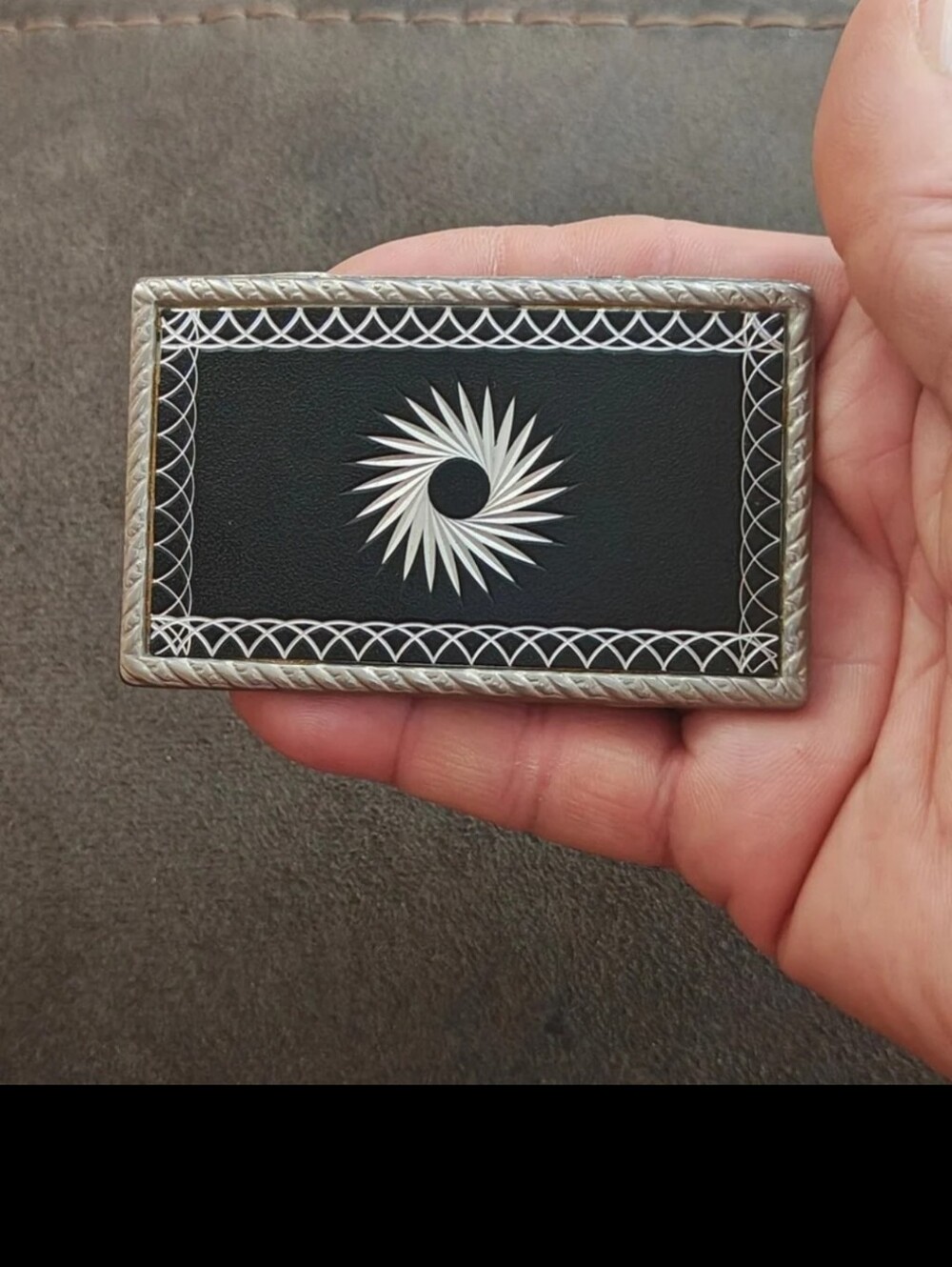 1970s/80s Western Style Belt Buckle With Etched Silver Tone Starburst Design